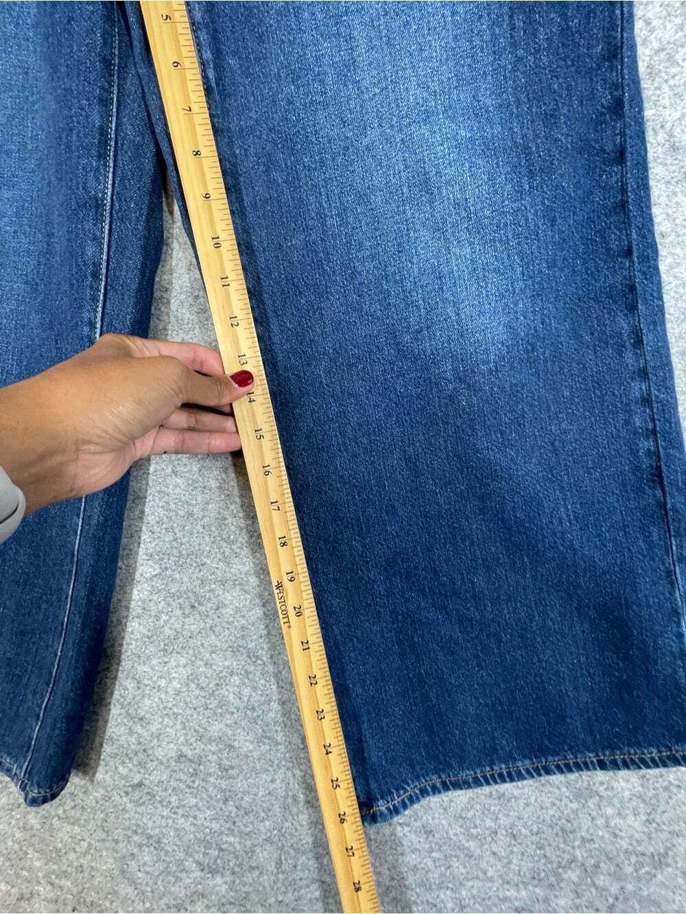 Levi’s Middy Wide Leg Sz 26 Wash Jeans High Rise Denim Y2K Comfy Casual Chic - Picture 8 of 15